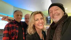 Irene Grandi con gli autori del brano che presenta a Sanremo - Foto tratta da Fb