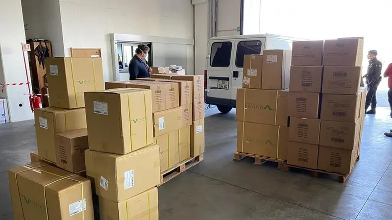AiutiAMObrescia, le merci vengono smistate in magazzino