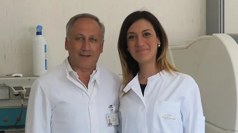 Il direttore Arnaldo Caruso e la ricercatrice Francesca Caccuri - Foto © www.giornaledibrescia.it