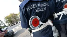 I controlli della Polizia locale di Brescia © www.giornaledibrescia.it