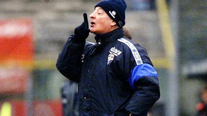 Carletto Mazzone nel 2000 quando era allenatore del Brescia -  Foto © www.giornaledibrescia.it