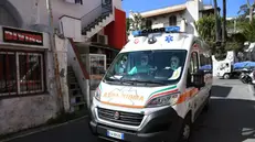 Un'ambulanza intervenuta a Ischia - Foto © www.giornaledibrescia.it
