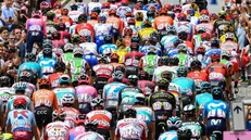 Corridori al Giro d'Italia - Foto Ansa © www.giornaledibrescia.it