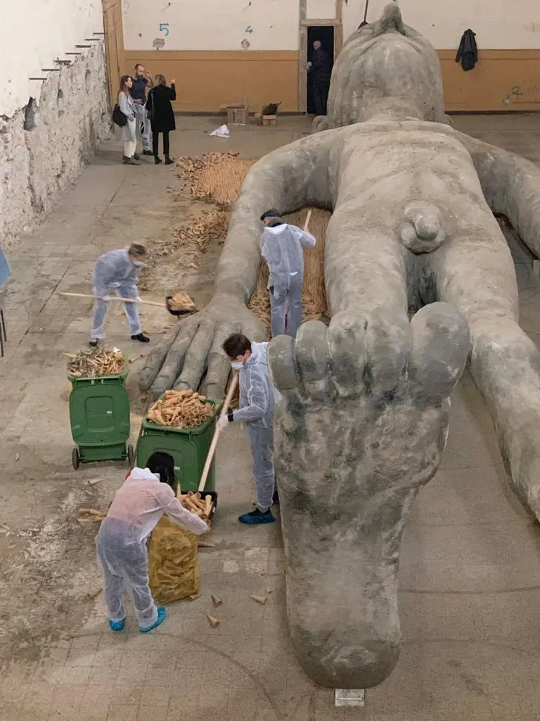 Le operazioni di pulizia nella Crociera di San Luca