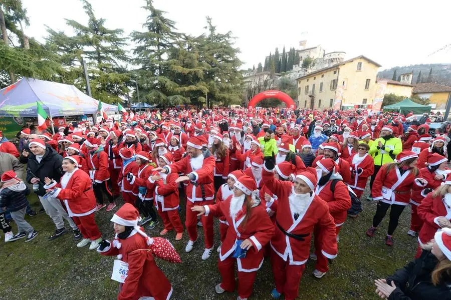 La corsa dei Babbo Natale/2