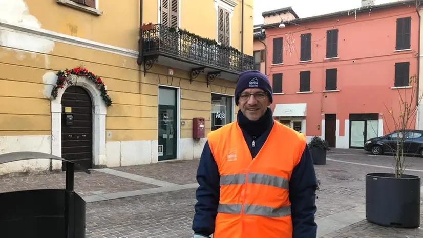 Marino, 55 anni, al lavoro da oltre 40 e ora prossimo alla pensione - © www.giornaledibrescia.it