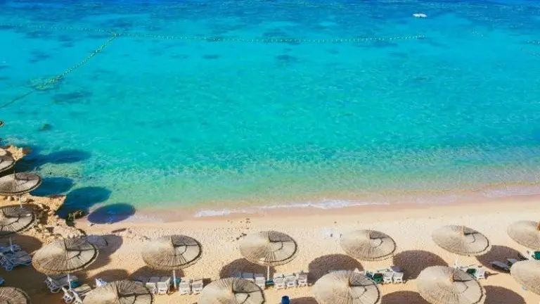 Spiaggia chiara e acque cristalline: le mete egiziane tornano ad essere meta per i viaggi invernali