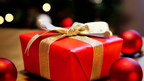 Un pacchetto regalo -  Foto © www.giornaledibrescia.it