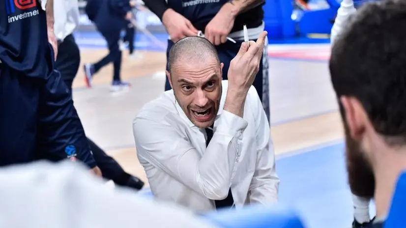 L'allenatore della Germani, Vincenzo Esposito - Foto New Reporter Checchi © www.giornaledibrescia.it