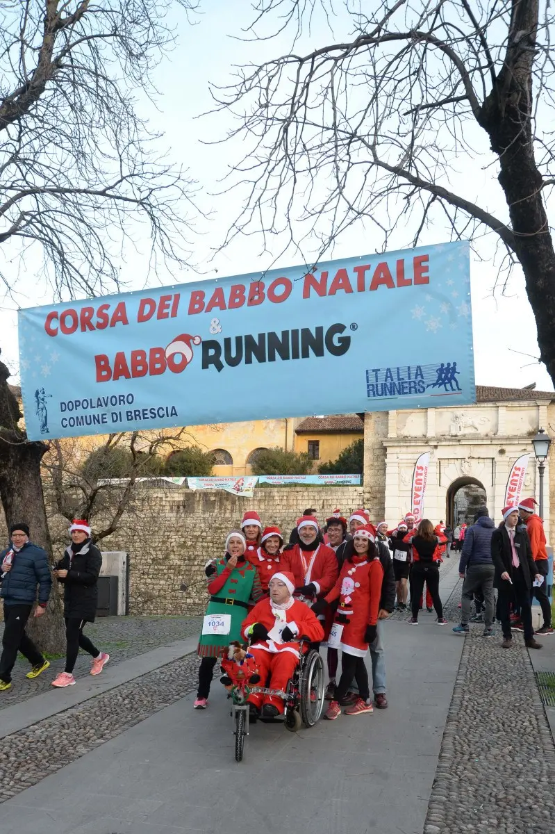 La corsa dei Babbo Natale/2