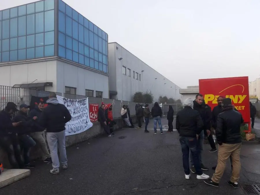 Desenzano, torna il presidio al Penny Market
