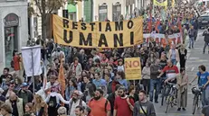 Il corteo di «Restiamo Umani»