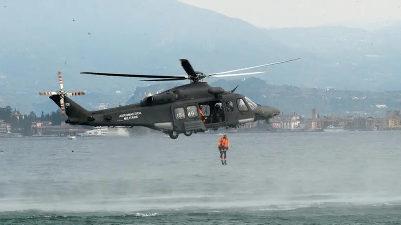 Ali su Desenzano, folla e spettacolo in cielo in diretta su Teletutto
