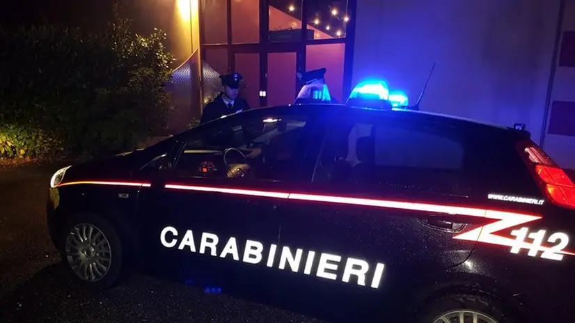 Carabinieri durante un intervento notturno. © www.giornaledibrescia.it