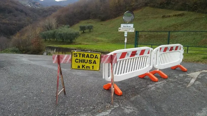 Frana a Marone, isolati 50 residenti della frazione Monte