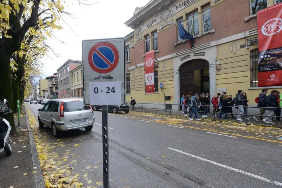 Nuovi parcheggi in via Monte Suello Qualcosa non va