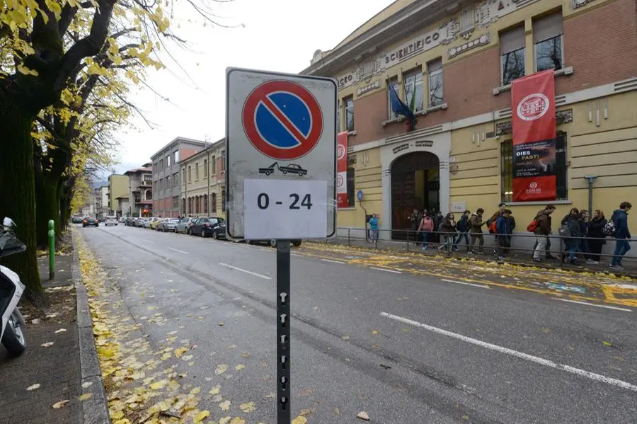 Nuovi parcheggi in via Monte Suello Qualcosa non va