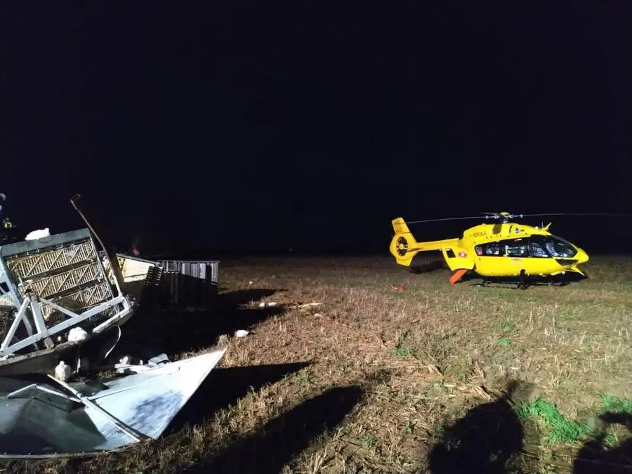 Schianto in A21, i primi soccorsi con l'arrivo dell'eliambulanza