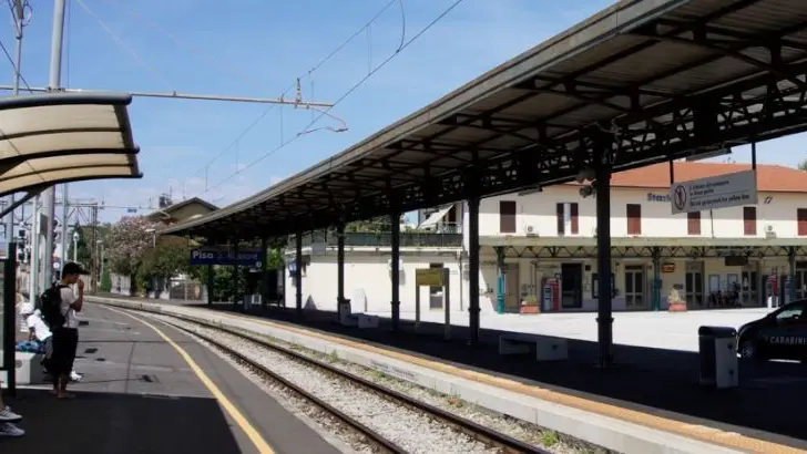 La stazione di Pisa San Rossore - Foto Google/Michel Ni