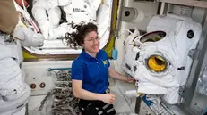 L'astronauta Christina H Koch nello spazio -  Foto © www.giornaledibrescia.it