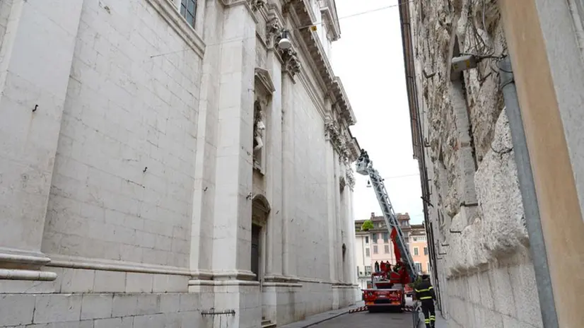 I Vigili del fuoco in piazza Paolo VI
