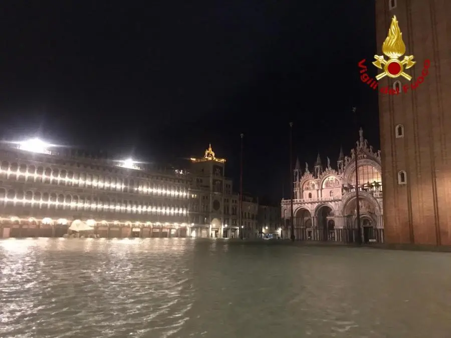 Acqua alta a Venezia, la città in ginocchio
