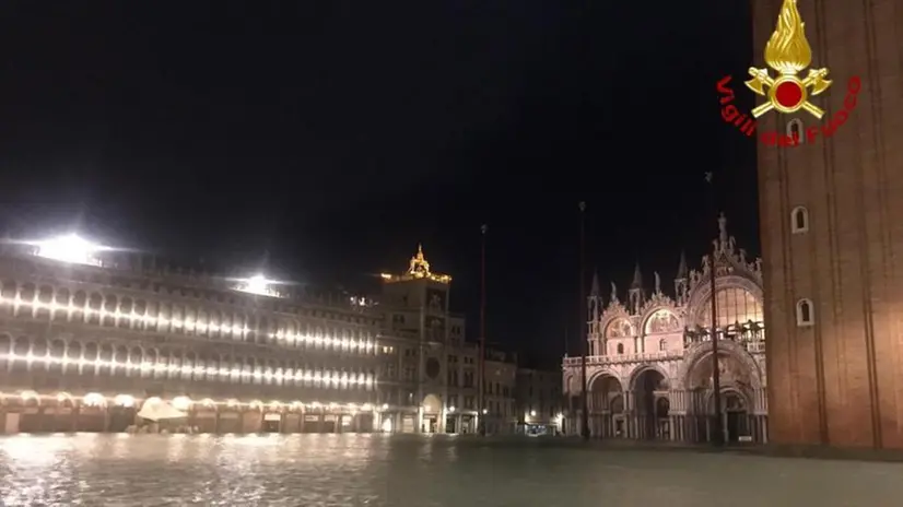 Acqua alta a Venezia, la città in ginocchio