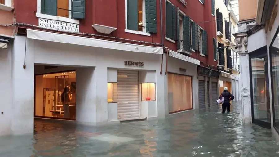 Venezia sott'acqua, in mattinata nuova piena