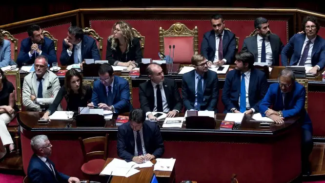 I banchi del Governo in aula al Senato durante il voto di mozioni sul Treno ad Alta Velocità Torino-Lione - Foto Ansa © www.giornaledibrescia.it