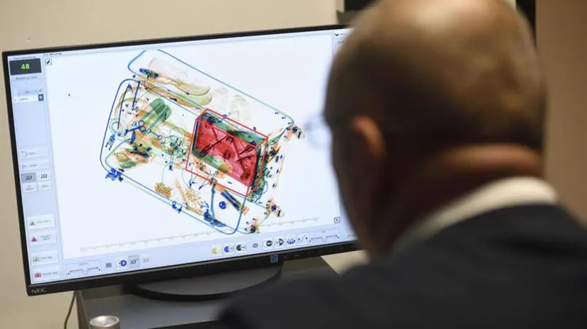 Linate, i nuovi scanner per il controllo dei bagagli