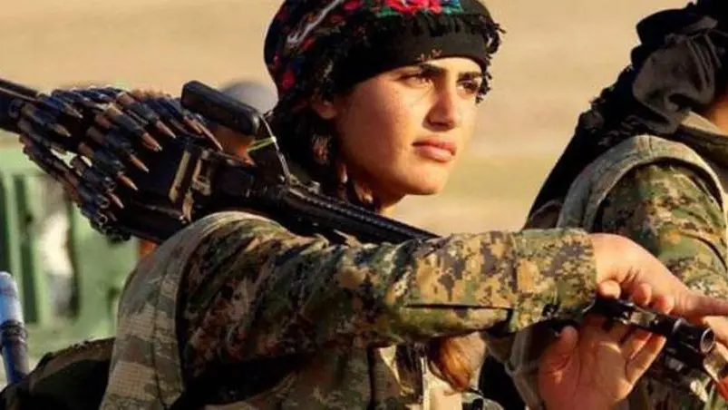 Una combattente curda