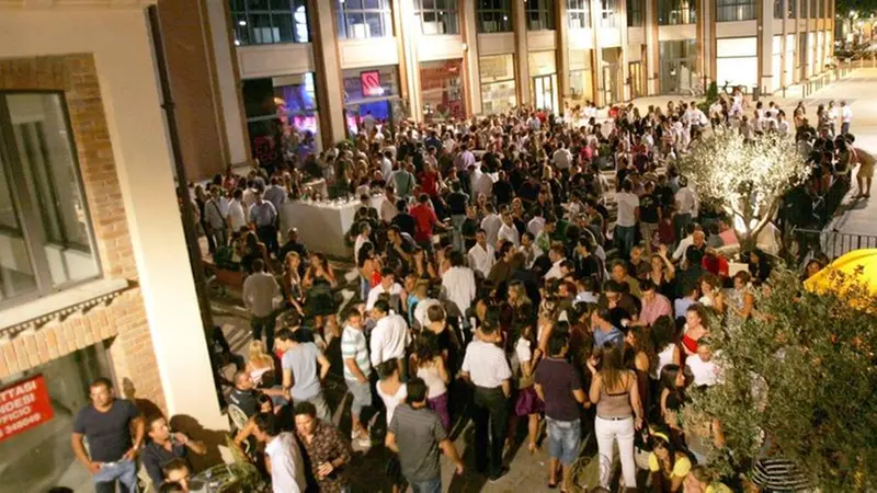Nel 2007: l’estate folle della movida che calamitava migliaia di giovani - Foto © www.giornaledibrescia.it