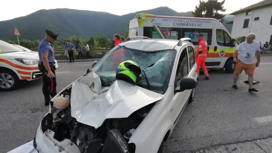 Villa Carcina, tragico schianto auto-moto: muore un 25enne