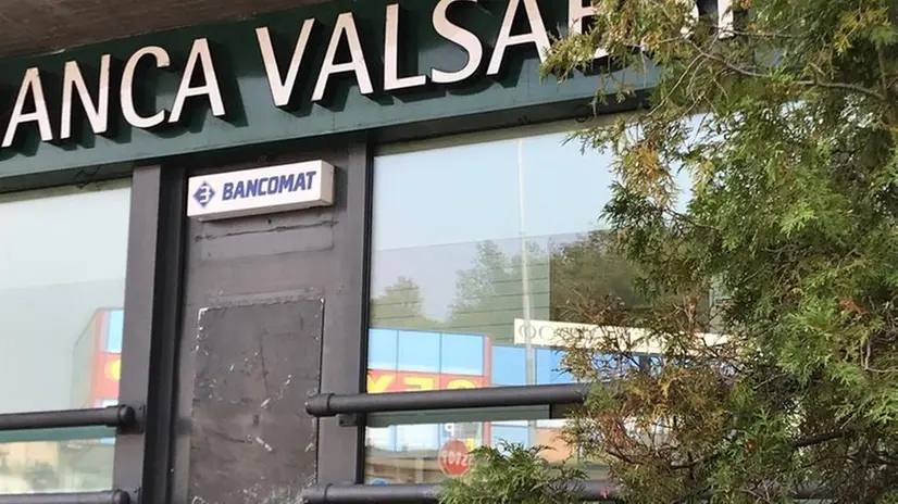Assalto alla filiale della Banca Valsabbina a Desenzano