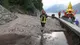 La frana ha invaso la Gardesana tra Riva e Limone