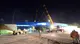 Il montaggio notturno del ponte sulla A21