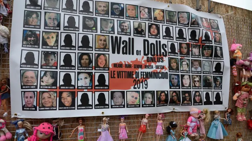Il Muro delle Bambole, a Brescia - Foto Gabriele Strada /Neg © www.giornaledibrescia.it