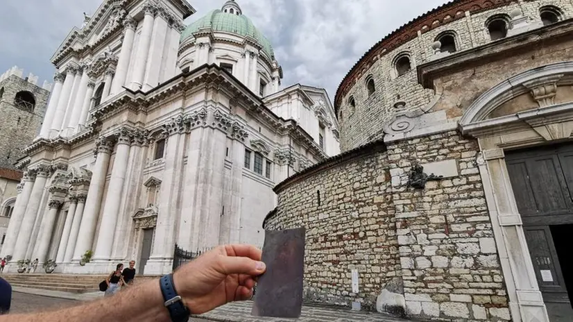 Il vento stacca anche il piombo del tetto del Duomo