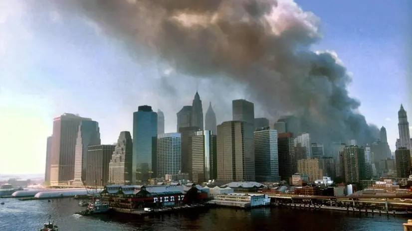 ALCUNE IMMAGINI DELL'ATTACCO ALLE TORRI GEMELLE DELL'11 SETTEMBRE 2001