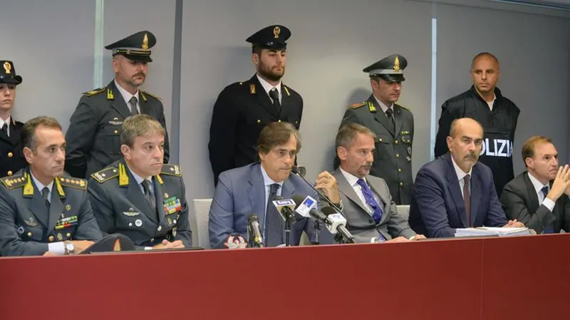 La conferenza stampa di presentazione dell'operazione