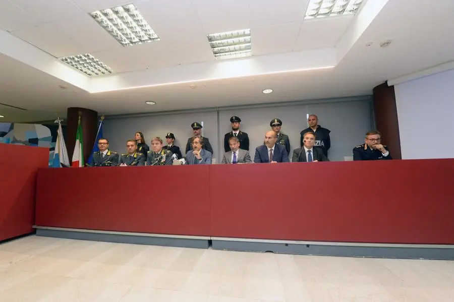La conferenza stampa di presentazione dell'operazione