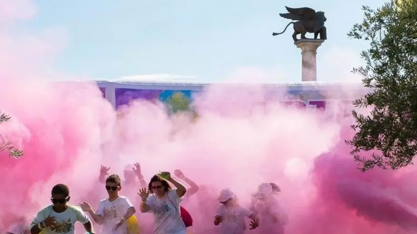 Divertimento. La «Corsa colorata» precederà i fuochi d'artificio