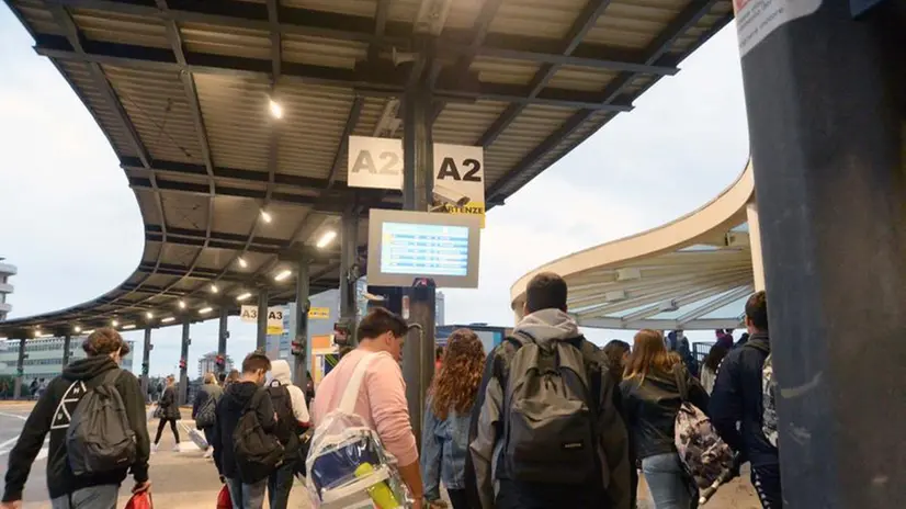 Nuova disposizione degli autobus al terminal di via Solferino