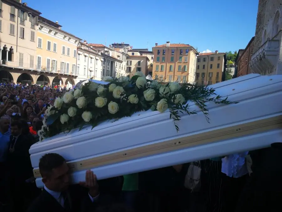 I funerali di Nadia Toffa in Duomo a Brescia