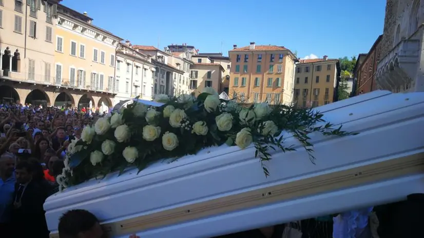 I funerali di Nadia Toffa in Duomo a Brescia