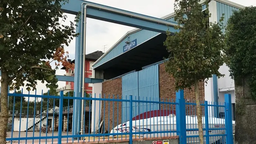 Contrari. Il Comune vorrebbe aggirare «da dietro» la darsena