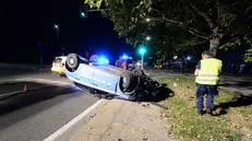 Volante della Polizia ribaltata in via San Polo