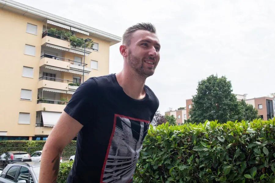 Il centrocampista Jaromir Zmrhal alle visite mediche a Brescia
