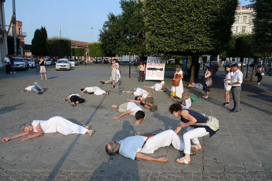 Il flash mob per ricordare Hiroshima