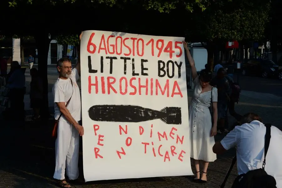 Il flash mob per ricordare Hiroshima